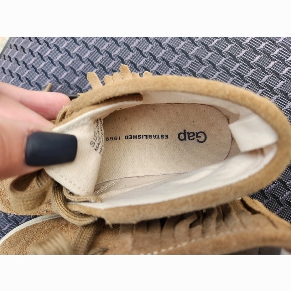 Baby GAP toddler girls moccasin sneakers. - Picture 2 of 3